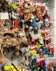 juguetes varios para perros